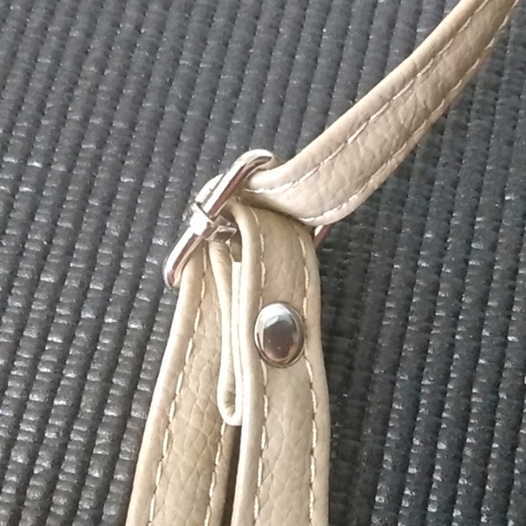 GIFT with purchase Taupe leather crossbody bag purse - Picture 5 of 10